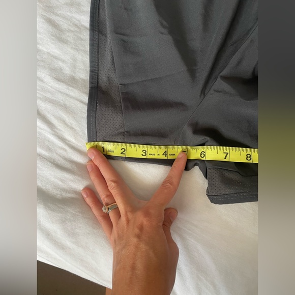 NWT Reebok Running Shorts M - Picture 9 of 10